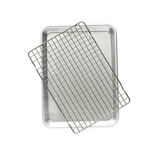 Nordic Ware Naturals® Quarter Sheet with Oven-Safe Nonstick Grid -